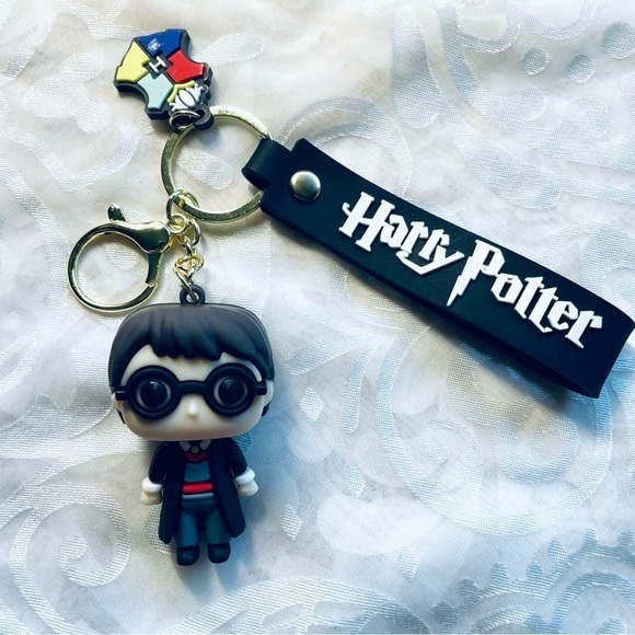 NWT Harry Potter Bracelet Wristlet Keychain - Hogwarts, Gryffindor, Wizard - Picture 8 of 10